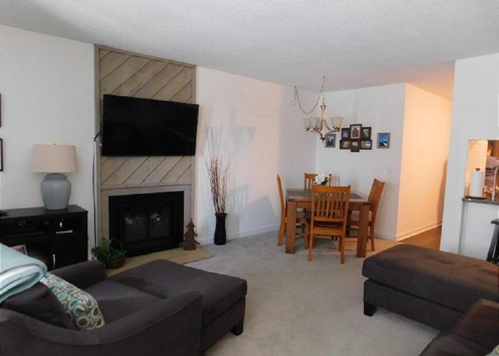 1310 - Gold 2 Bdrm- 850 SF Sleeps 4 - thumb 1