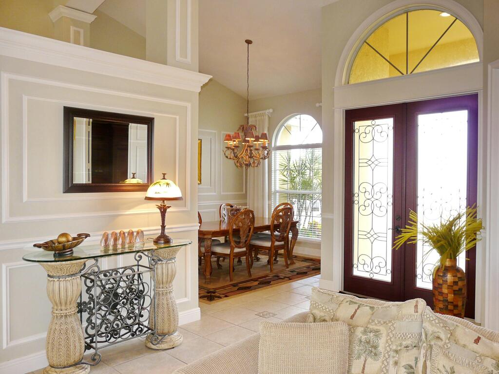 1611 Almeria Court - thumb 1