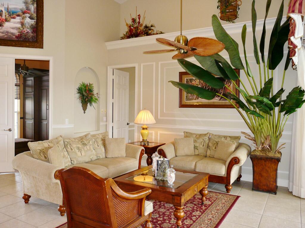 1611 Almeria Court - thumb 3