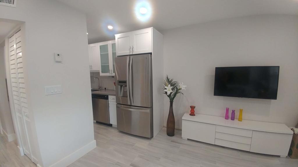 2631 Northeast 1st Street - thumb 2