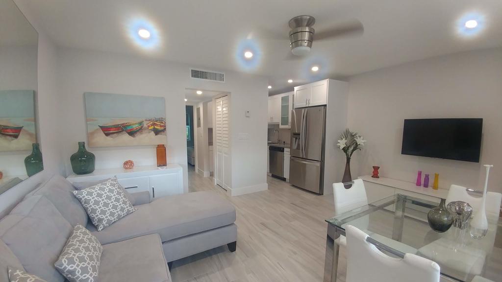 2631 Northeast 1st Street - thumb 1