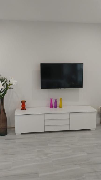 2631 Northeast 1st Street - thumb 3