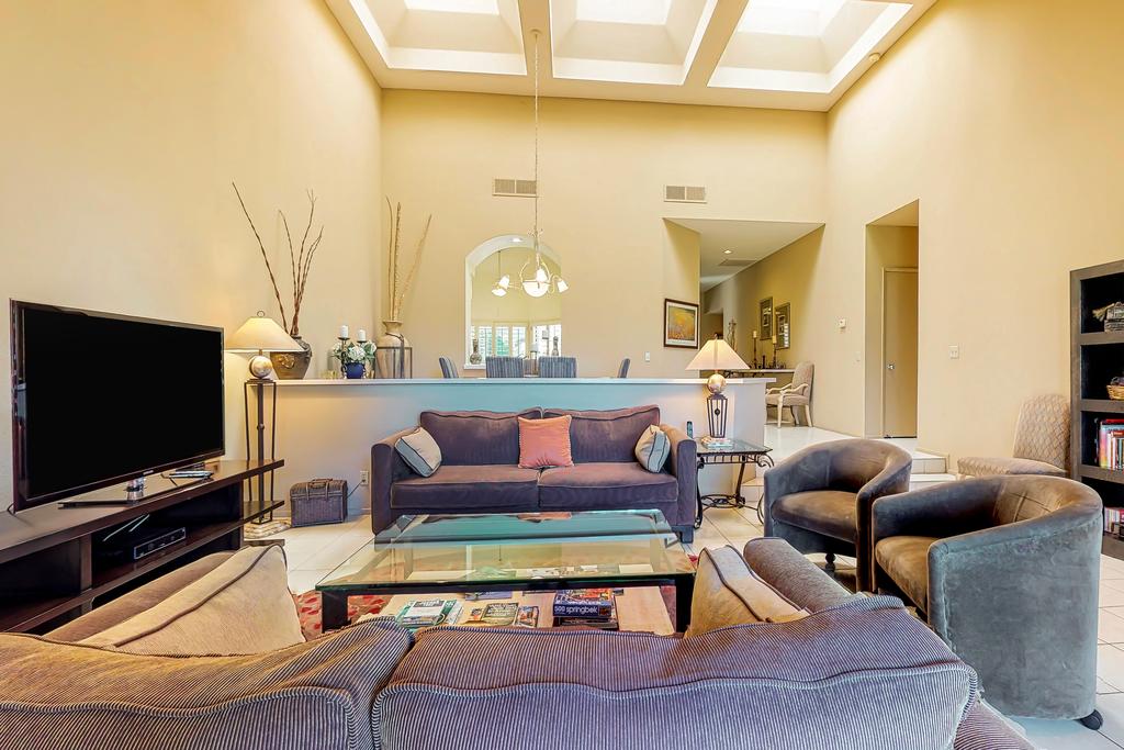 3 Bedroom Condo, 9th Hole Nicklaus Priva - thumb 3