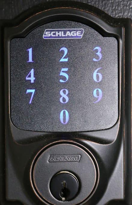 70s Retro Montrose W/Parking, Coffee And Netflix - thumb 3