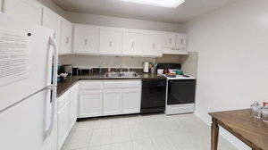 806 Lincolnwood Lane