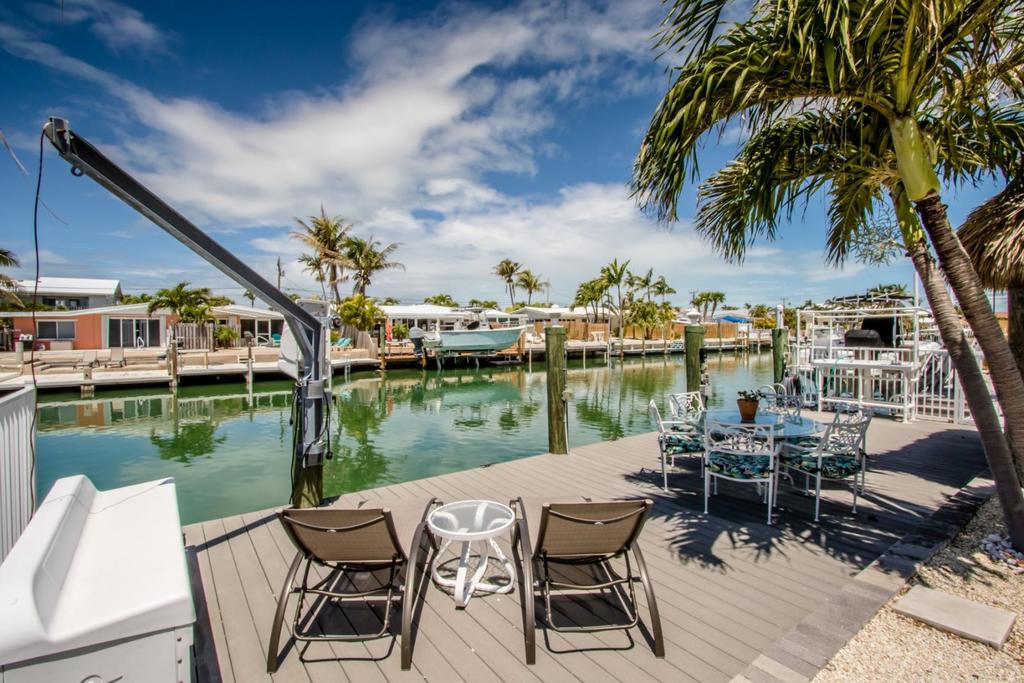 A Cut Above 3bed/2bath Duplex With Private Pool, Dockage & Cabana Club - thumb 2