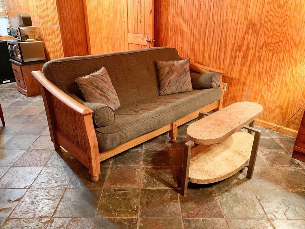 Adorable Efficiency Pond Cabin Located Near River - thumb 1