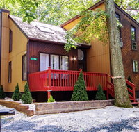 Adventure Chalet Near the best of the Poconos - Accommodation Indiana