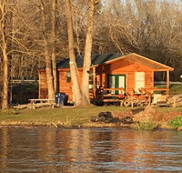 BR Lakeside Cabins  RVs Retreat - Accommodation Indiana