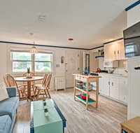 Beachy Cape Cod Condo Walk to Coast  Dining - Accommodation Indiana