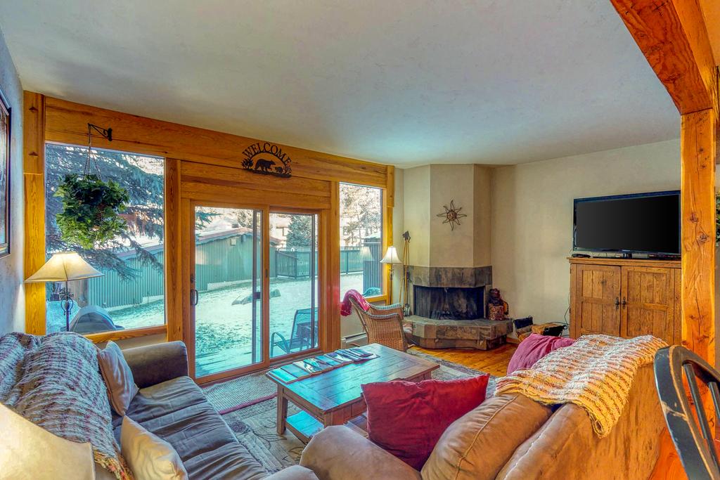 Bearskin Lodge - thumb 0