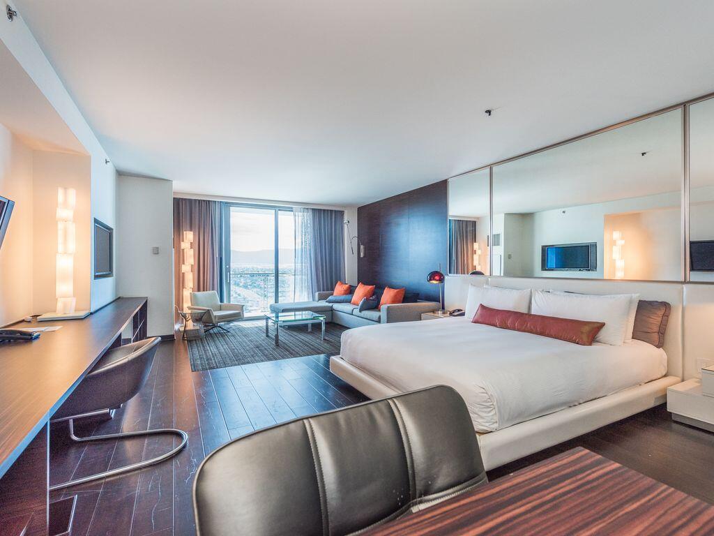 Beautiful High Rise Condo-307 - thumb 0