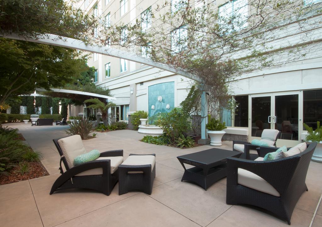 Biltmore Hotel & Suites - thumb 3