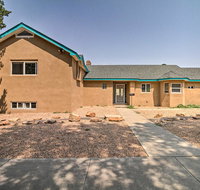 Bright ABQ Villa with Fire Pit - 3 Mi to Airport - Accommodation Indiana