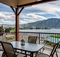 Bright Manson Condo with Pool and Lake Chelan Views! - Accommodation Indiana