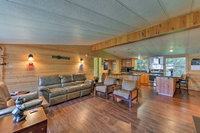 Brookings Home w/ Yard Half Mile to Harris Beach Accommodation Indiana
