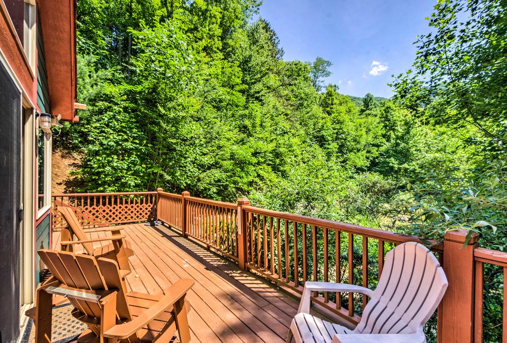 Bryson City Cabin With Deck, Grill & Fire Pit! - thumb 1