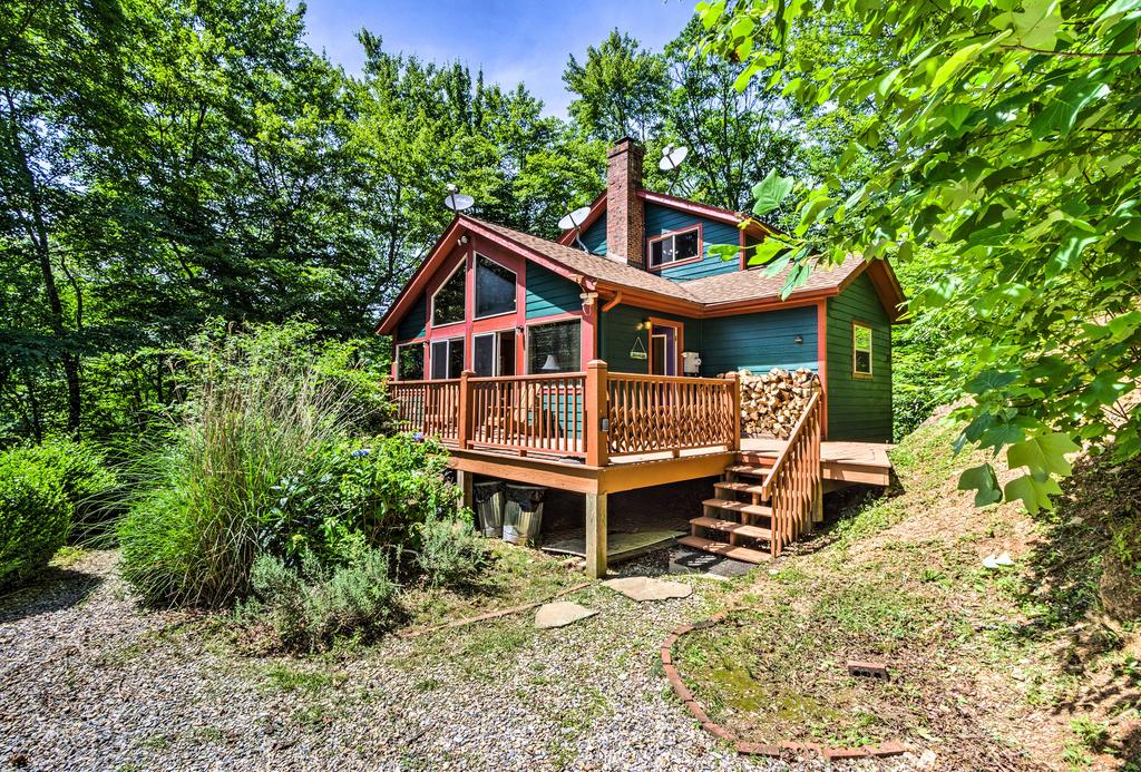 Bryson City Cabin With Deck, Grill & Fire Pit! - thumb 0