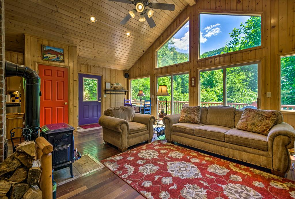 Bryson City Cabin With Deck, Grill & Fire Pit! - thumb 3