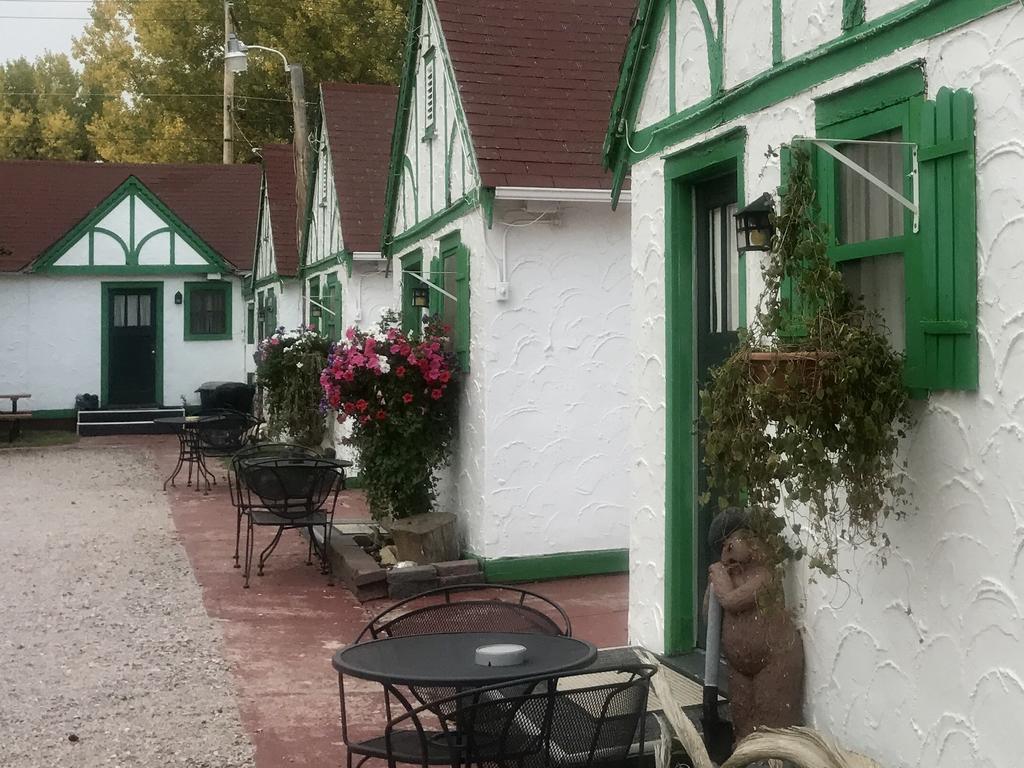 Chalet Motel - thumb 0