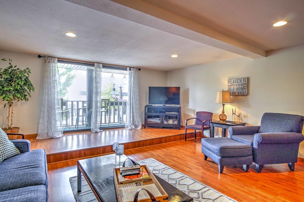 Charming Grand Haven Apt With View - Walk Everywhere! - thumb 0