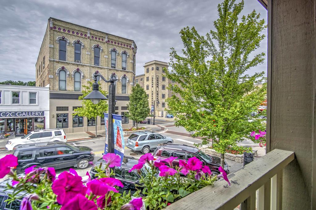 Charming Grand Haven Apt With View - Walk Everywhere! - thumb 1