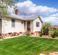 Charming Tropic Home by a Farm -Near Bryce Canyon! - Accommodation Indiana