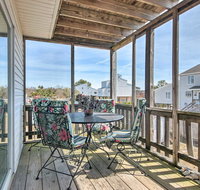 Chincoteague Townhome with Pony Views from Deck - Accommodation Indiana