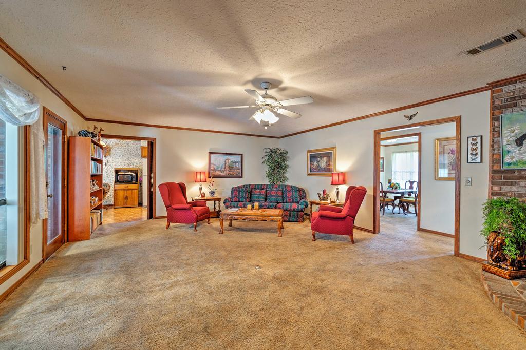 Columbus House With Pool And Balcony, 4 Mi To Downtown - thumb 3