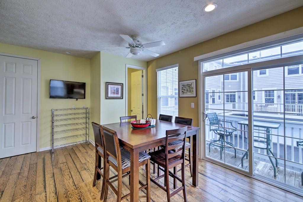 Condo In Carmel Arts & Design District, By Trail! - thumb 1