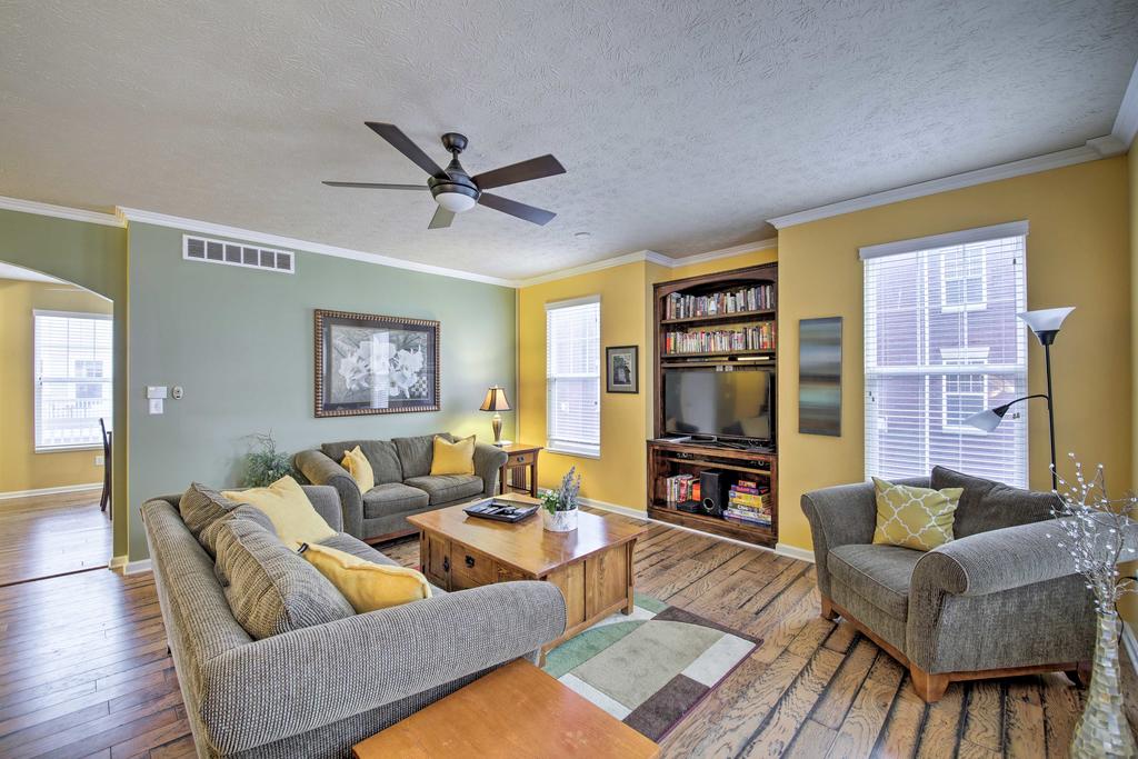 Condo In Carmel Arts & Design District, By Trail!
