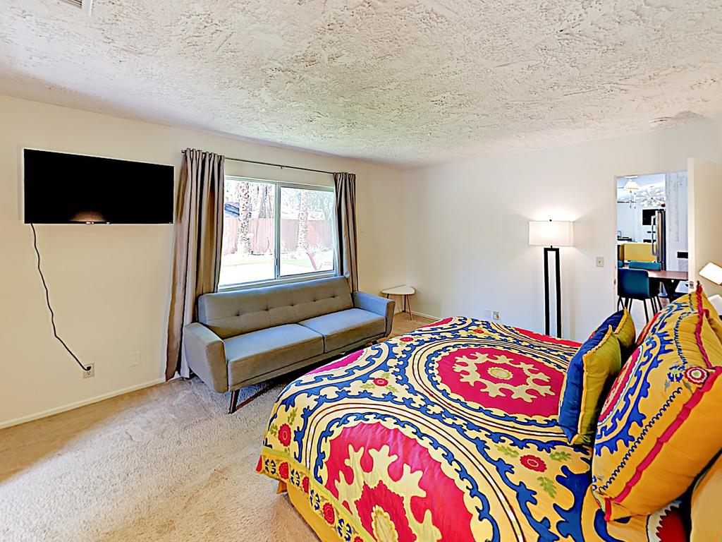 Contemporary Home Home - thumb 3