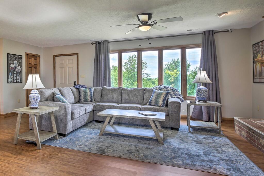 Countryside House With Amazing Views Of 5 Counties! - thumb 2