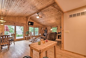Cozy Amish Country Cabin On Shipshewana Lake!
