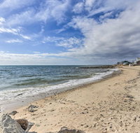 Cozy Dennis Port Condo with Patio-Walk to Beach and Pool - Accommodation Indiana