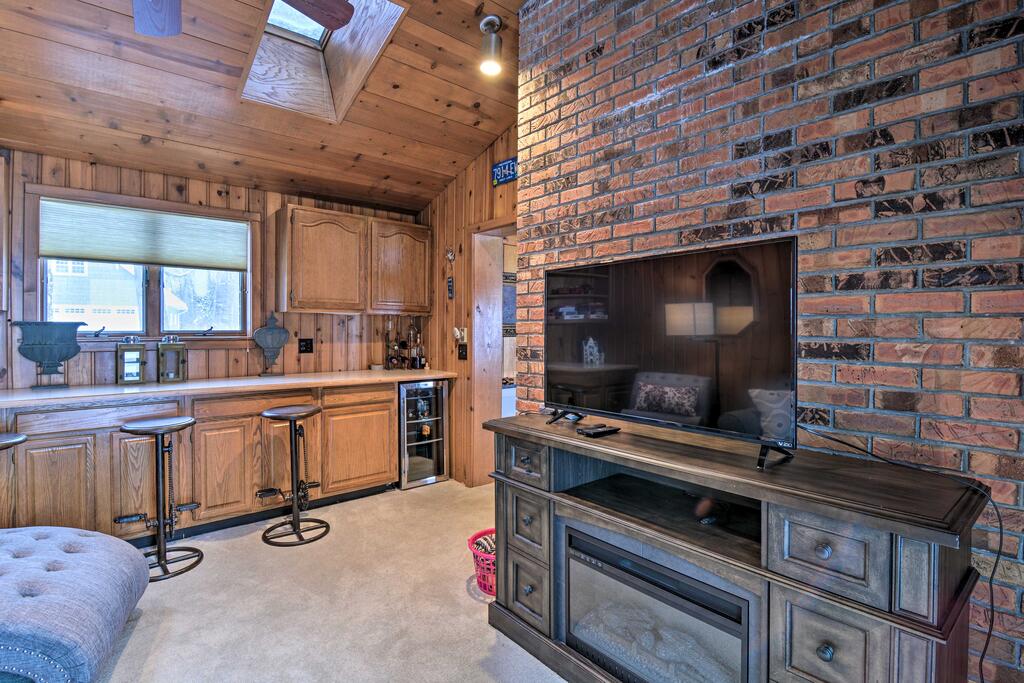 Cozy Lake Mitchell Cabin With Waterfront Views! - thumb 2