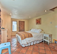 Cozy  Blue Adobe w/ Steam Room 2 Mi. from Taos! - Accommodation Indiana