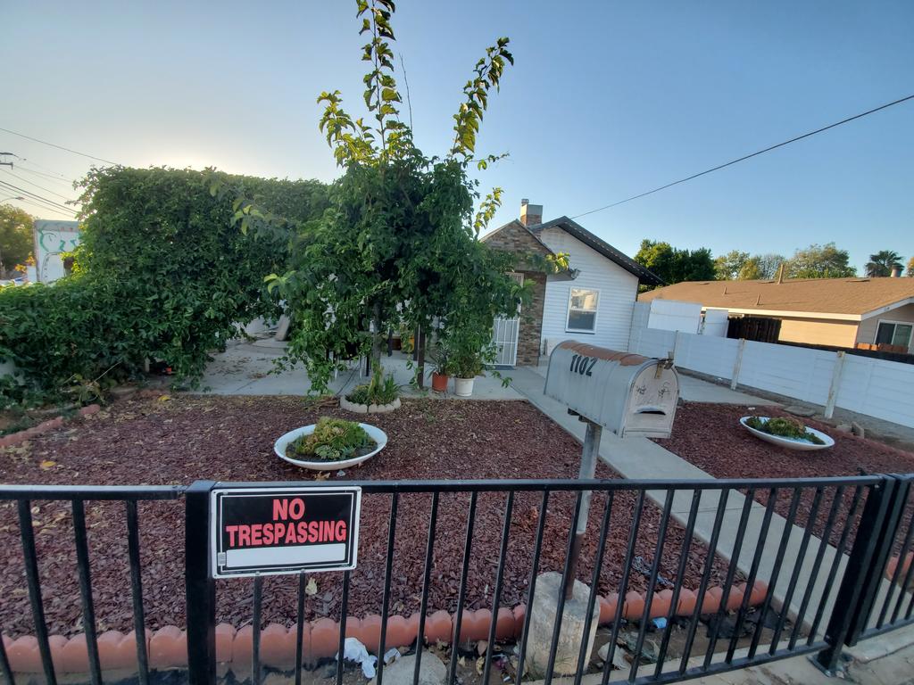 CUTE LITTLE HOUSE MIDDLE OF EL CAJON - thumb 3