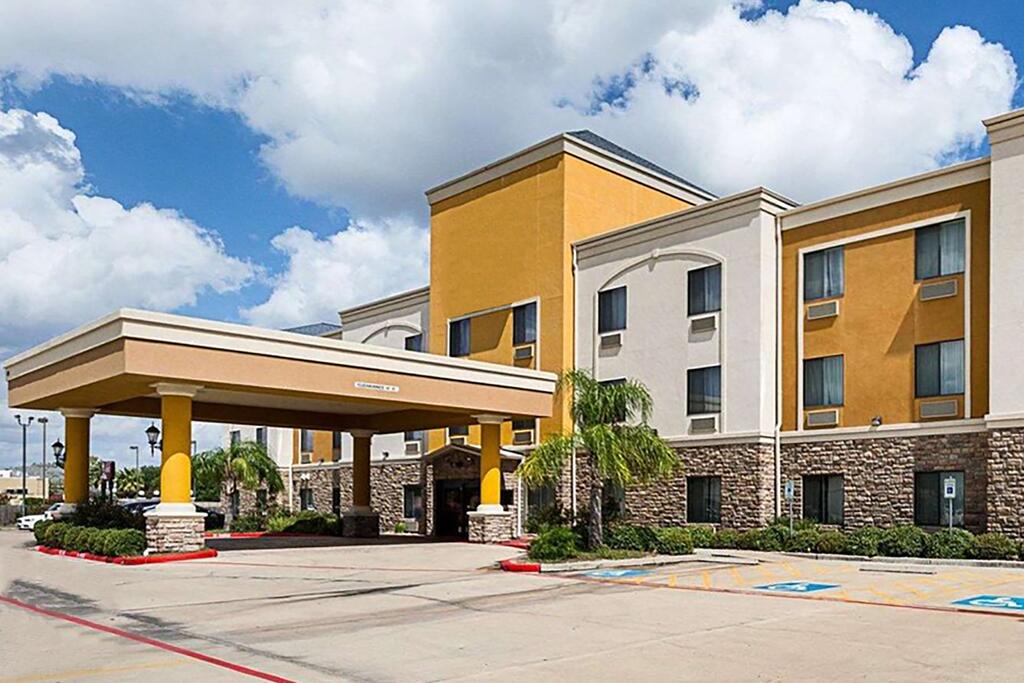 Days Inn & Suites By Wyndham Houston / West Energy Corridor - thumb 0