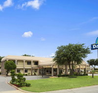 Days Inn by Wyndham Dallas Irving - Accommodation Indiana