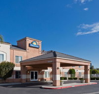 Days Inn by Wyndham Lathrop - Accommodation Indiana