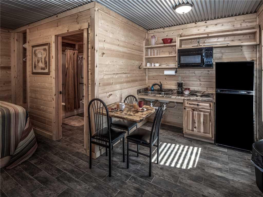 Eagle Creek Cabin 1, Flat-screen TV, Fire Pit, Kitchenette, Sleeps 4 - thumb 2