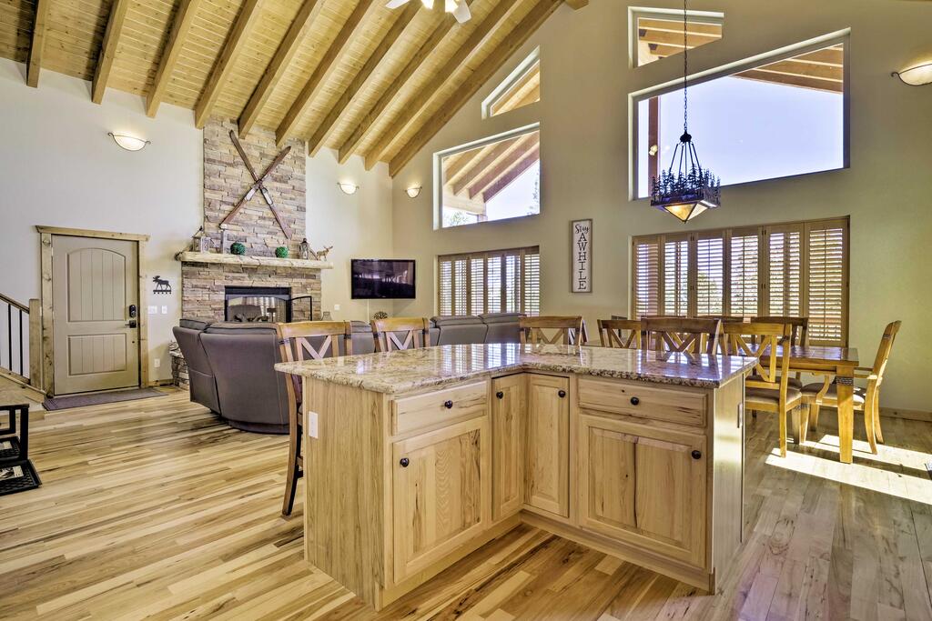 Event-Friendly Home With Game Room & Mtn Views! - thumb 0