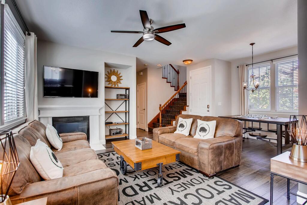 GIANNO SILVER Downtown Airport Sleep Train Arena Tennis - thumb 0