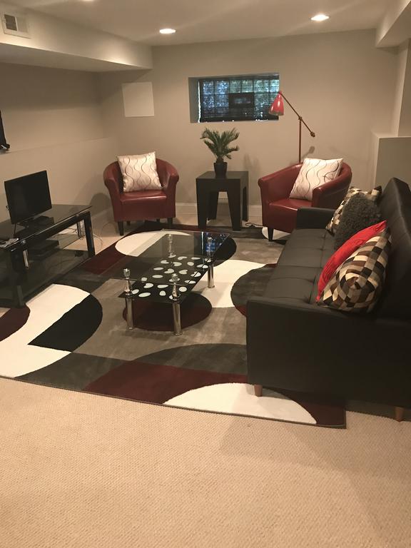 GREAT Location/ ITALIAN Garden Apartment Kids Friendly - thumb 3