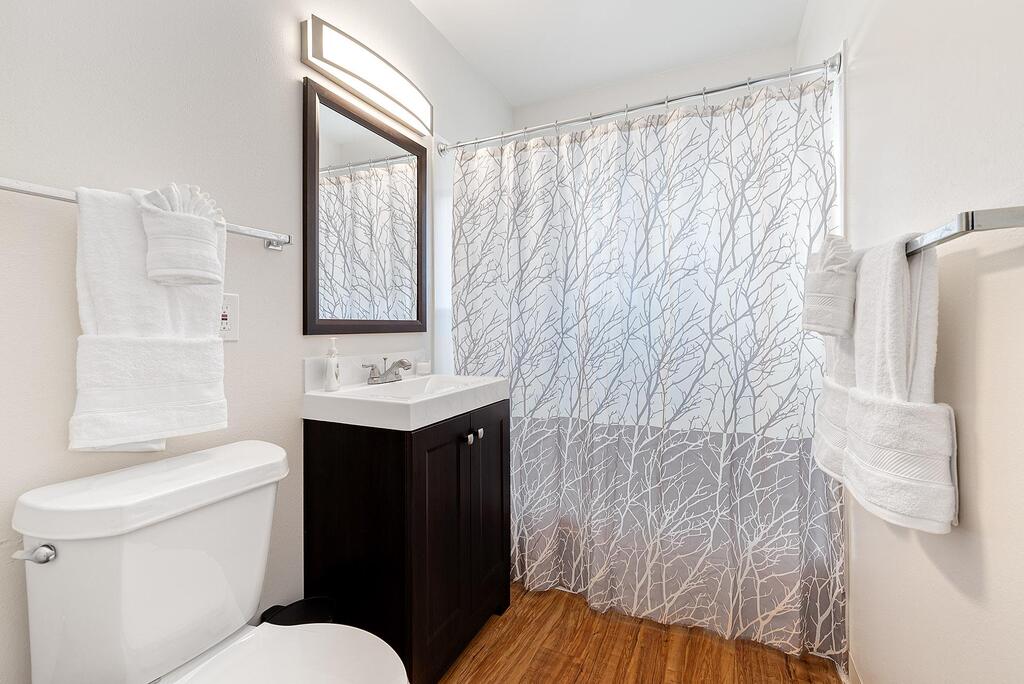 Hidden Gem Near Old Town, BBQ & Bikes!! - thumb 1