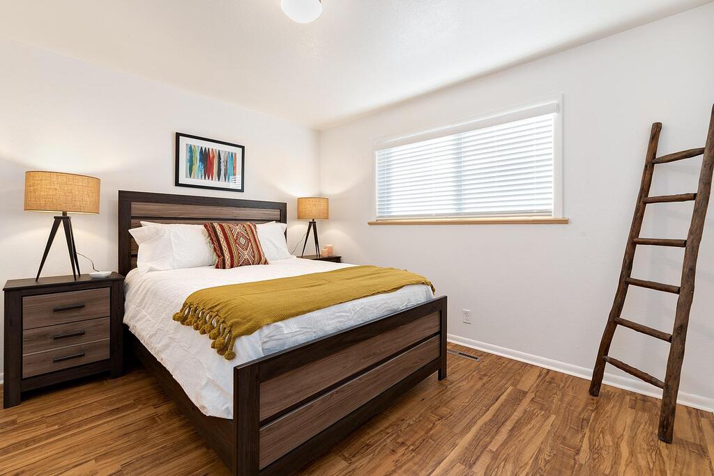 Hidden Gem Near Old Town, BBQ & Bikes!! - thumb 3