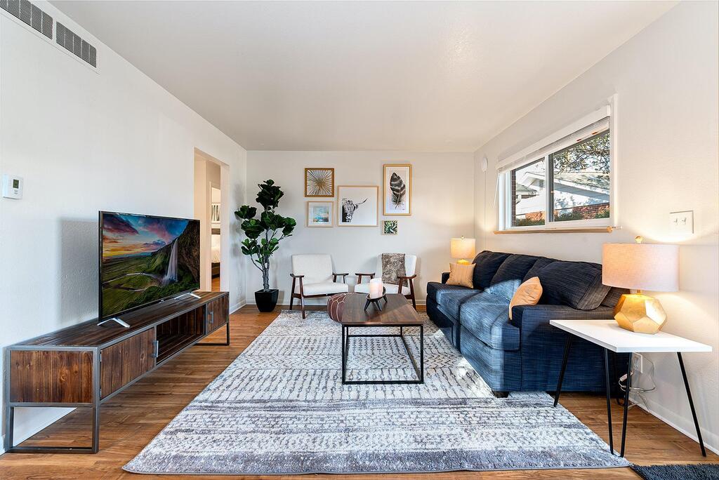 Hidden Gem Near Old Town, BBQ & Bikes!! - thumb 0