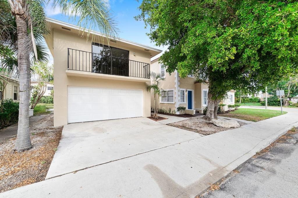 Historic Beach Escape - Entire Apartment D - thumb 1