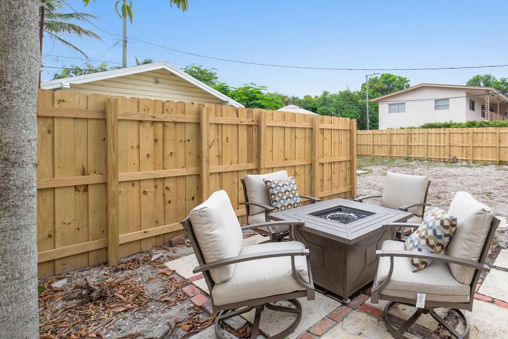 Historic Beach Escape - Entire Apartment D - thumb 2